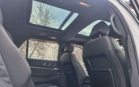 Ford Explorer VI, 2017 год, 3 570 000 рублей, 15 фотография