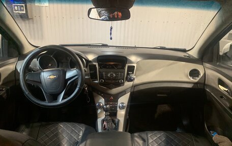 Chevrolet Cruze II, 2011 год, 700 000 рублей, 10 фотография