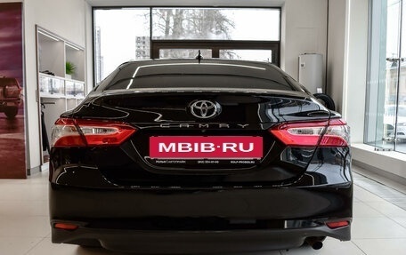 Toyota Camry, 2019 год, 2 490 000 рублей, 6 фотография