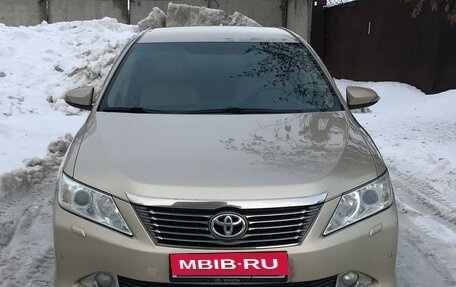 Toyota Camry, 2012 год, 1 580 000 рублей, 2 фотография
