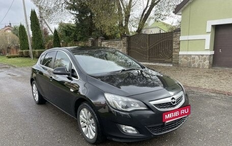 Opel Astra J, 2011 год, 930 000 рублей, 2 фотография