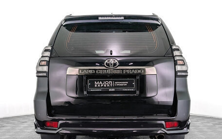 Toyota Land Cruiser Prado 150 рестайлинг 2, 2021 год, 7 150 000 рублей, 6 фотография