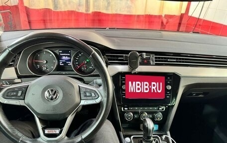 Volkswagen Passat B8 рестайлинг, 2019 год, 3 100 000 рублей, 14 фотография