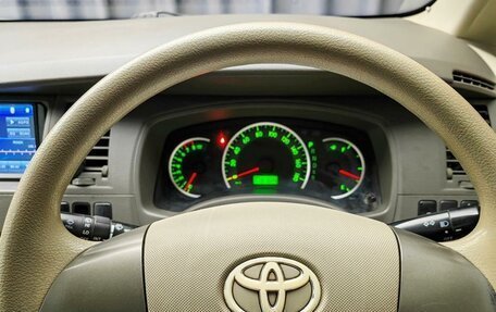 Toyota ISis I, 2010 год, 1 170 000 рублей, 17 фотография