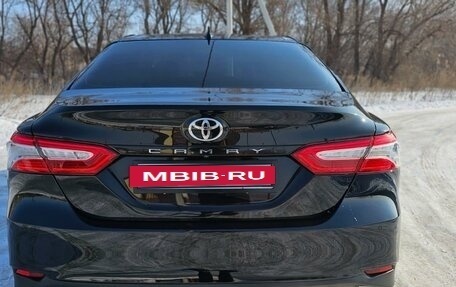 Toyota Camry, 2018 год, 2 975 000 рублей, 10 фотография