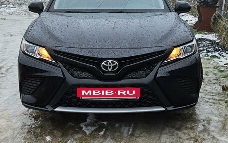 Toyota Camry, 2017 год, 2 120 000 рублей, 4 фотография