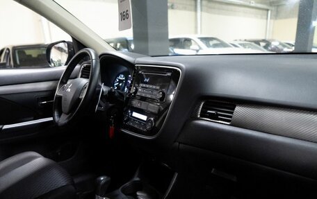 Mitsubishi Outlander III рестайлинг 3, 2013 год, 1 479 000 рублей, 9 фотография