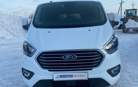 Ford Tourneo Custom I рестайлинг, 2019 год, 3 350 000 рублей, 2 фотография