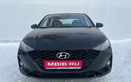 Hyundai Solaris II рестайлинг, 2021 год, 1 844 000 рублей, 2 фотография
