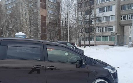 Toyota Sienta II, 2018 год, 1 650 000 рублей, 2 фотография