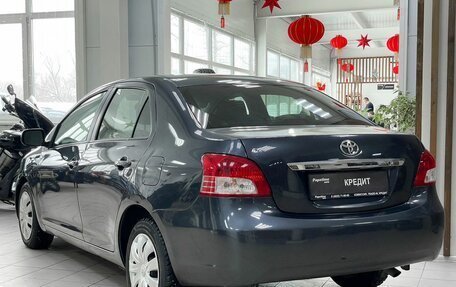 Toyota Yaris III рестайлинг, 2009 год, 899 000 рублей, 4 фотография