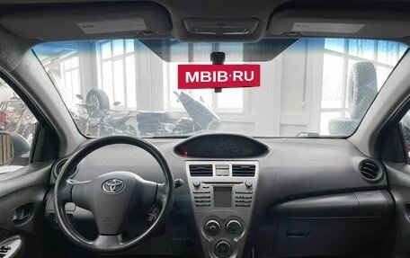 Toyota Yaris III рестайлинг, 2009 год, 899 000 рублей, 11 фотография