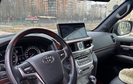 Toyota Land Cruiser 200, 2017 год, 8 800 000 рублей, 12 фотография