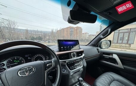Toyota Land Cruiser 200, 2017 год, 8 800 000 рублей, 17 фотография