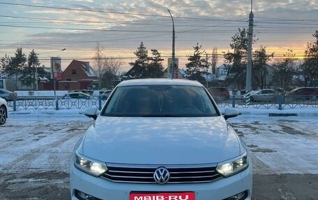 Volkswagen Passat B8 рестайлинг, 2018 год, 1 938 000 рублей, 3 фотография