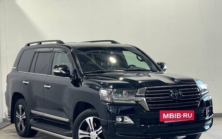 Toyota Land Cruiser 200, 2018 год, 7 700 000 рублей, 4 фотография