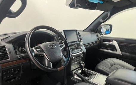 Toyota Land Cruiser 200, 2018 год, 7 700 000 рублей, 13 фотография