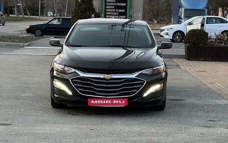 Chevrolet Malibu IX, 2019 год, 1 700 000 рублей, 2 фотография