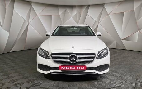 Mercedes-Benz E-Класс, 2019 год, 3 155 000 рублей, 7 фотография