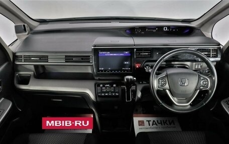 Honda Stepwgn IV, 2016 год, 1 848 000 рублей, 6 фотография