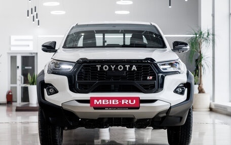 Toyota Hilux VIII, 2023 год, 8 500 000 рублей, 2 фотография