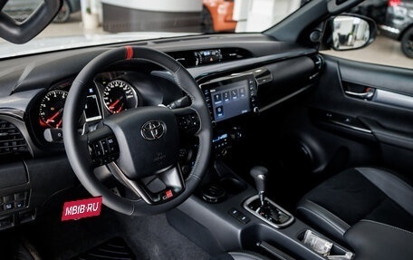 Toyota Hilux VIII, 2023 год, 8 500 000 рублей, 13 фотография