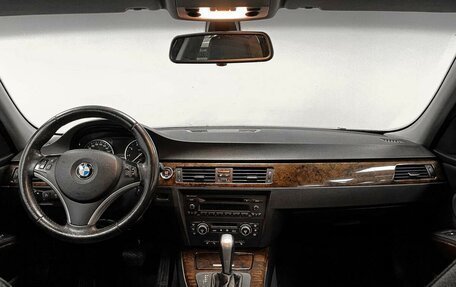 BMW 3 серия, 2009 год, 1 057 000 рублей, 12 фотография