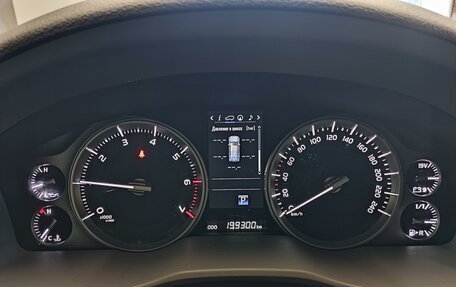 Toyota Land Cruiser 200, 2019 год, 7 700 000 рублей, 11 фотография