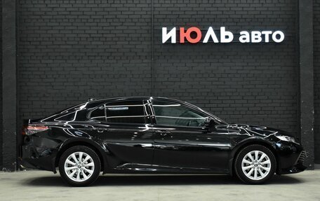 Toyota Camry, 2019 год, 3 370 000 рублей, 9 фотография