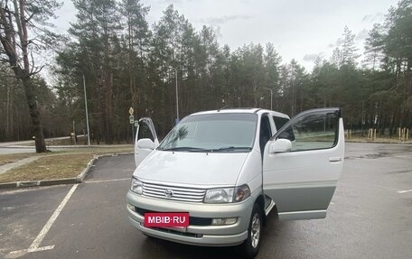 Toyota Regius, 1998 год, 1 000 000 рублей, 15 фотография