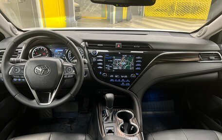 Toyota Camry, 2019 год, 4 100 000 рублей, 14 фотография
