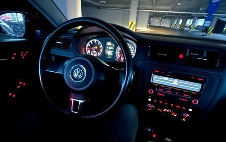 Volkswagen Jetta VI, 2012 год, 1 240 000 рублей, 11 фотография