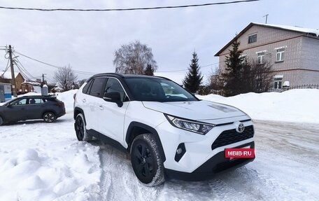 Toyota RAV4, 2021 год, 3 999 999 рублей, 3 фотография