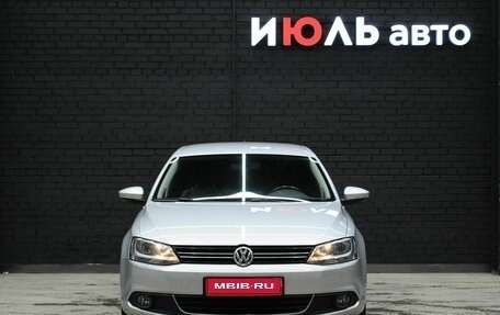 Volkswagen Jetta VI, 2012 год, 1 300 000 рублей, 2 фотография