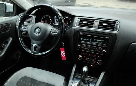 Volkswagen Jetta VI, 2012 год, 1 300 000 рублей, 15 фотография