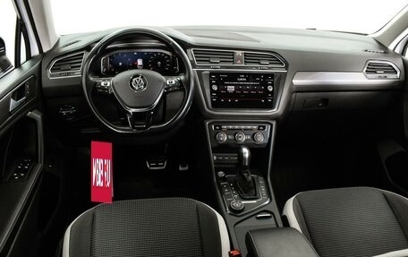Volkswagen Tiguan II, 2020 год, 3 394 000 рублей, 6 фотография
