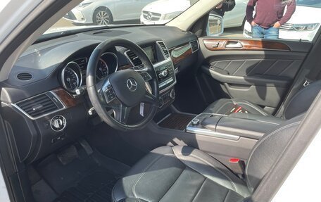 Mercedes-Benz GL-Класс, 2015 год, 3 500 000 рублей, 14 фотография