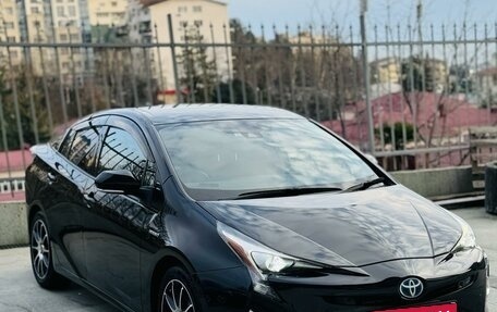 Toyota Prius IV XW50, 2016 год, 1 790 000 рублей, 1 фотография