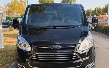 Ford Tourneo Custom I рестайлинг, 2022 год, 3 500 000 рублей, 2 фотография