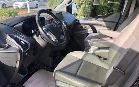 Ford Tourneo Custom I рестайлинг, 2022 год, 3 500 000 рублей, 6 фотография