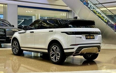 Land Rover Range Rover Evoque II, 2023 год, 5 600 000 рублей, 3 фотография