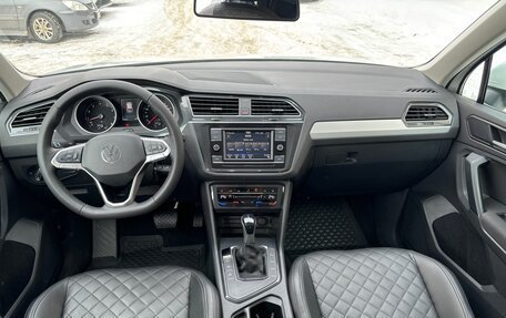 Volkswagen Tiguan II, 2020 год, 2 900 000 рублей, 21 фотография