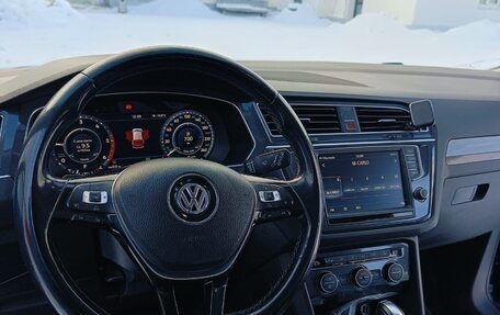 Volkswagen Tiguan II, 2017 год, 2 700 000 рублей, 2 фотография