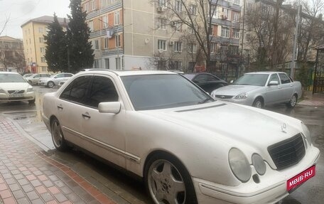 Mercedes-Benz E-Класс, 1995 год, 550 000 рублей, 6 фотография