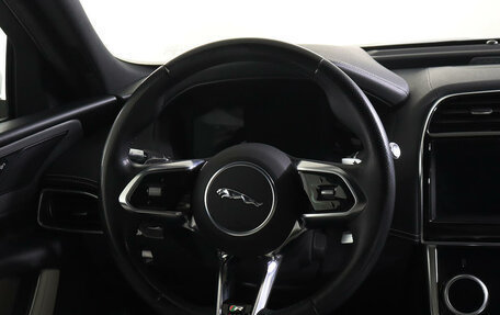 Jaguar XE I рестайлинг, 2020 год, 3 800 000 рублей, 17 фотография