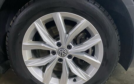 Volkswagen Tiguan II, 2017 год, 3 000 000 рублей, 20 фотография