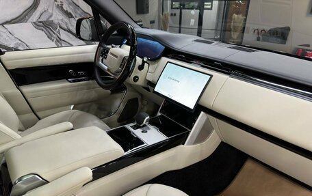 Land Rover Range Rover IV рестайлинг, 2023 год, 28 000 000 рублей, 12 фотография