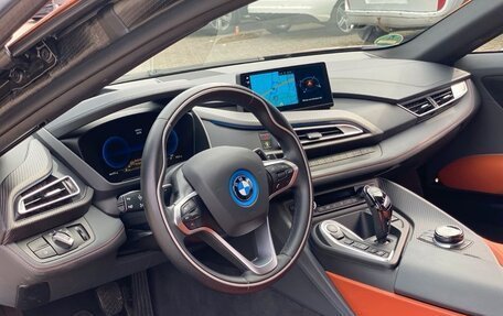 BMW i8 I рестайлинг, 2018 год, 7 500 000 рублей, 6 фотография