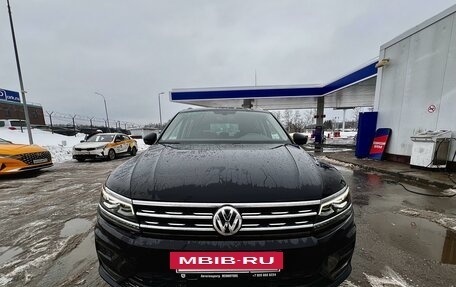Volkswagen Tiguan II, 2018 год, 2 750 000 рублей, 2 фотография