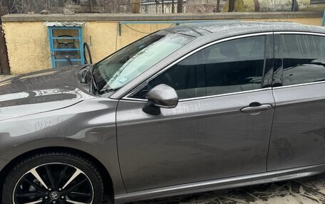 Toyota Camry, 2018 год, 2 700 000 рублей, 8 фотография